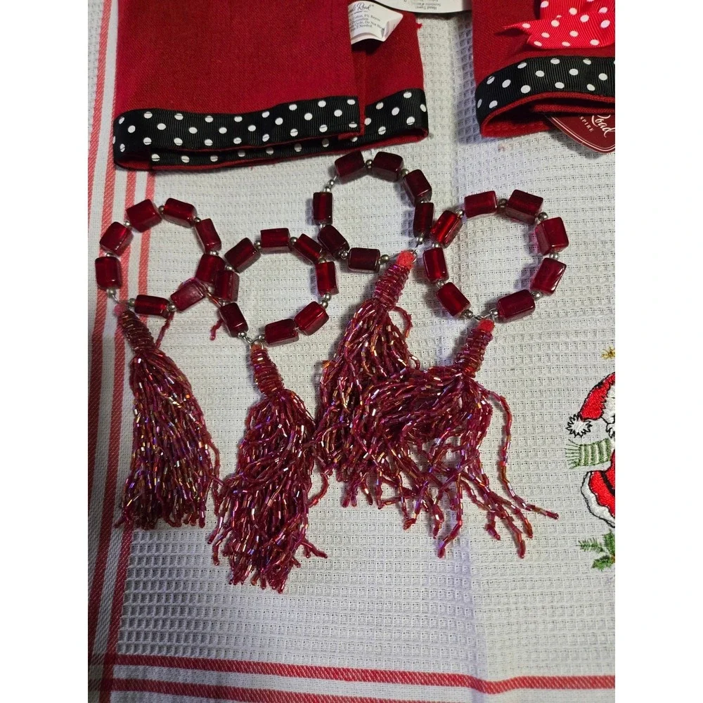 Grasslands Road Christmas Snowman Santa Hand Towel Napkin Set with Napkin Rings